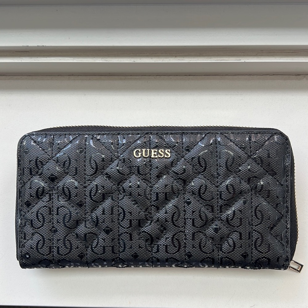 Y2K Vintage Guess Embossed Black Wallet